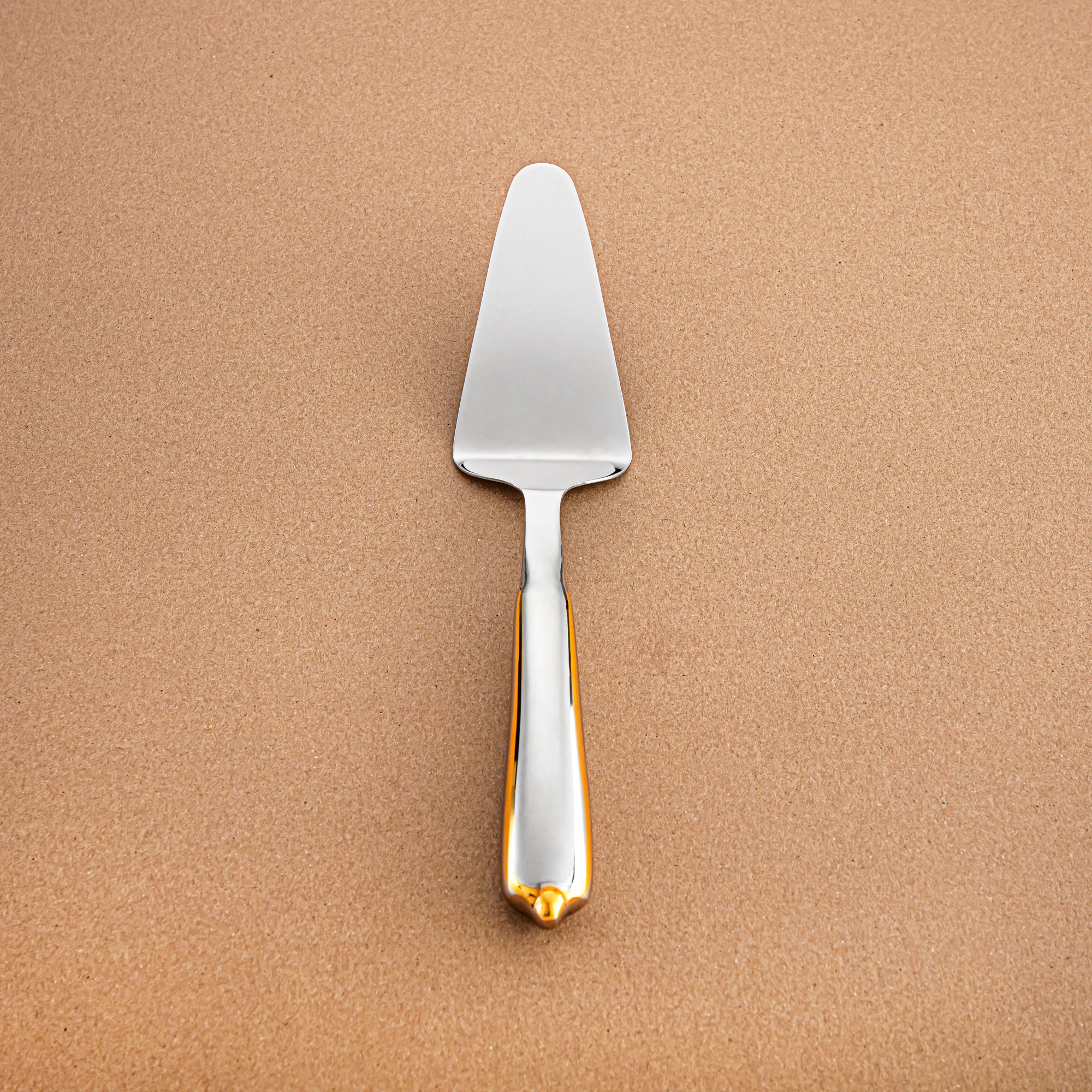 خادم كعكة المرجان ستانلس ستيل – تشطيب مرآة، فضي وذهبي CUT1620070