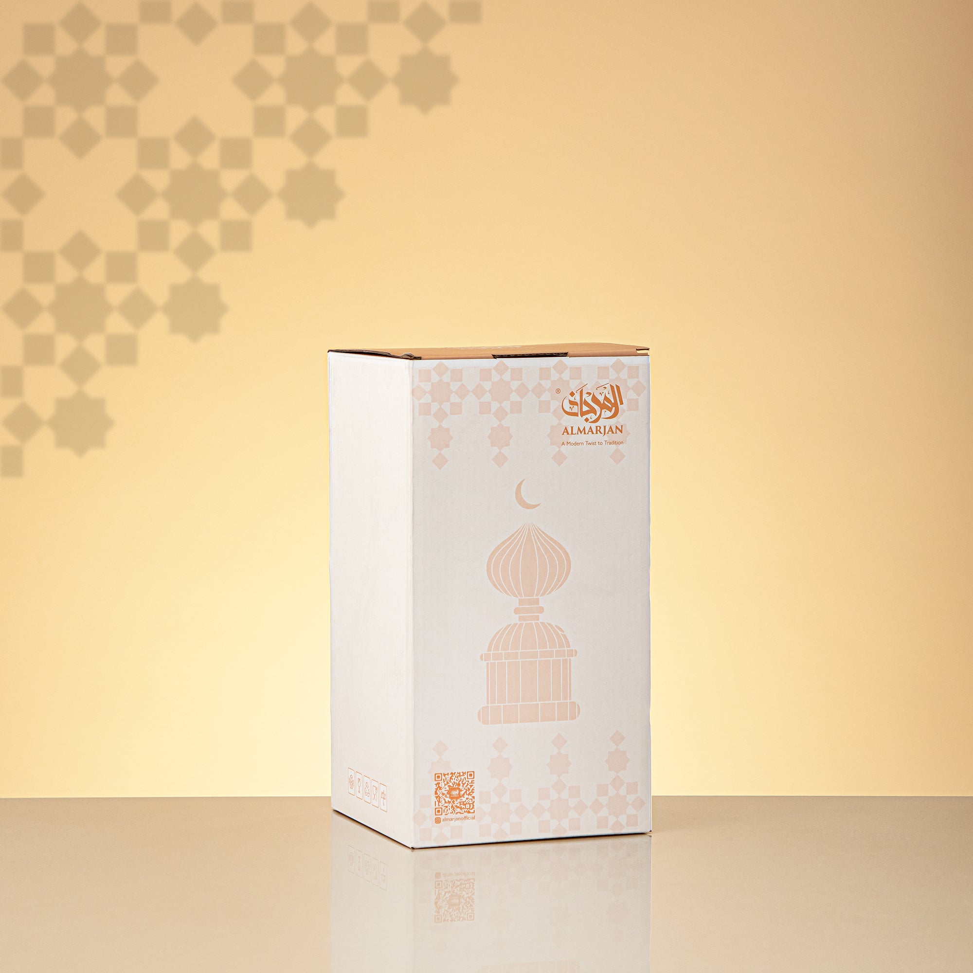 Almarjan Minaret Table Decoration 22cm x 10cm Transparent Green with Clear Crescent Moon – Noor Al Layali