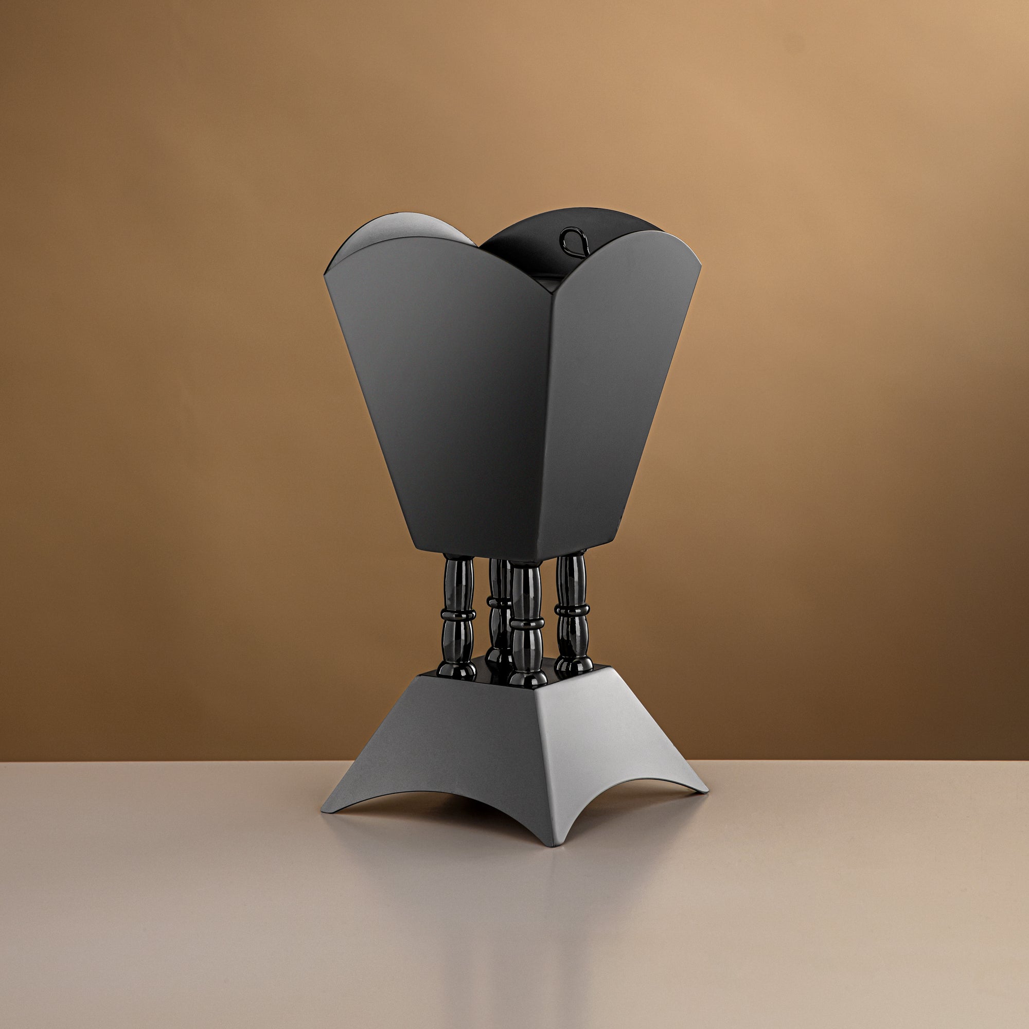 المرجان مبخرة بطول 23.5 سم باللون الأسود غير اللامع - HT2506069