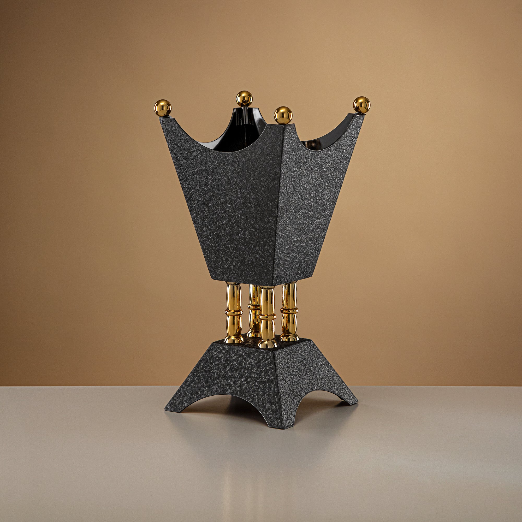 مبخرة المرجان باللونين الأسود والذهبي 25 سم