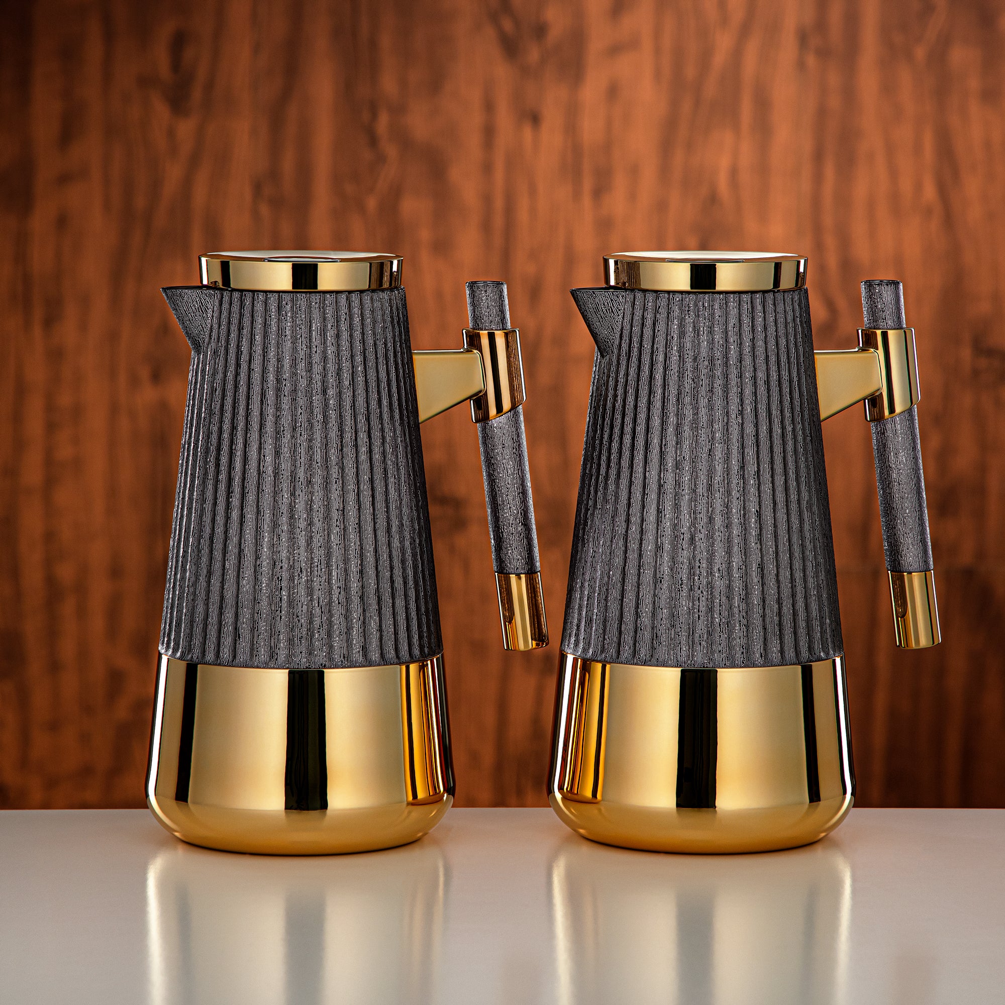 Almarjan Vacuum Flask Set 1L + 1L Gun Black & Gold