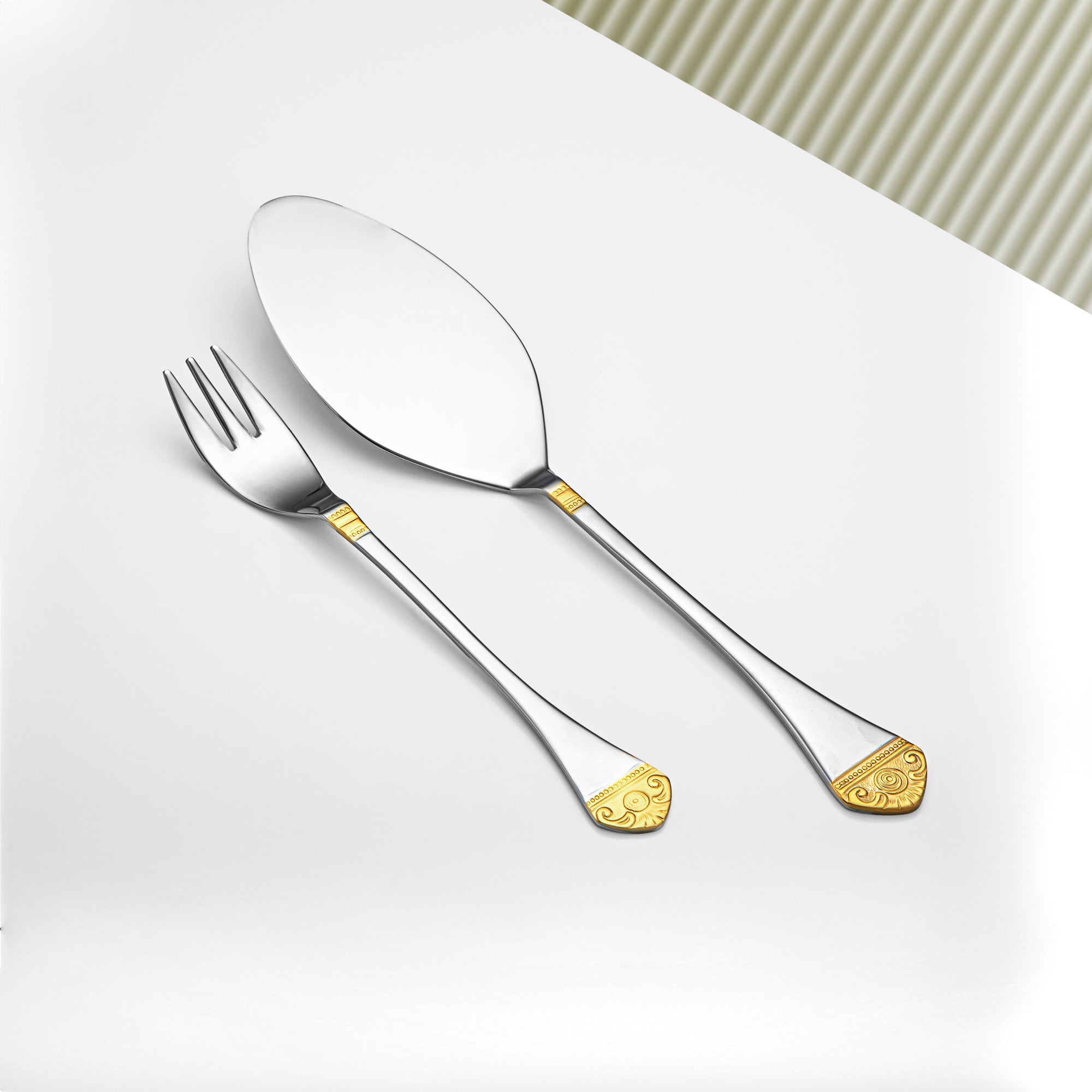 المرجان طقم كيك ستانلس ستيل ستيل 14 قطعة من مجموعة ليا، فضي وذهبي- STS2051265