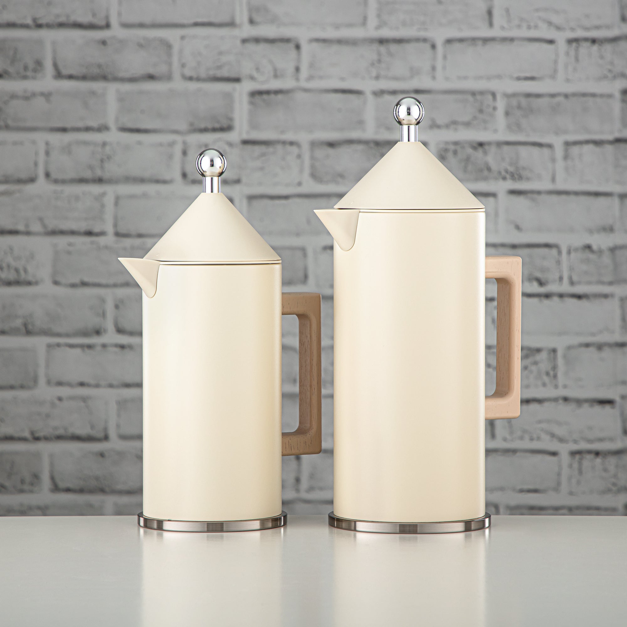 طقم ترامس المرجان زر ضغط 0.6 لتر + 1 لتر رمل وفضة (VAF2950005) - مجموعة طقم ترامس حديثة