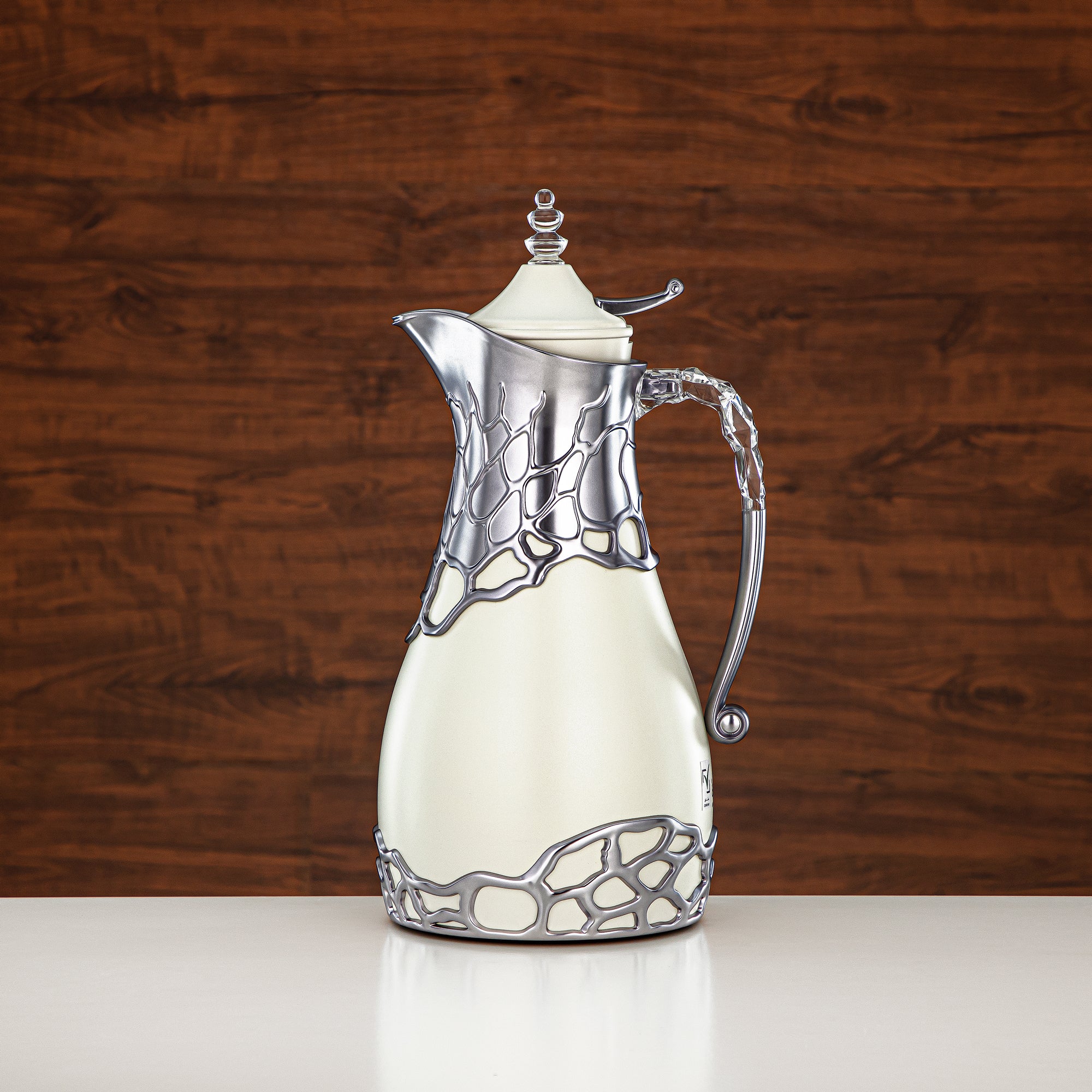 طقم ترامس المرجان بجسم معدني 0.7 لتر و1 لتر بمقبض ABS وأكريليك (VBC-0700/1000 Q330YZE23) – عاجي وفضي مطفي لتقديم الشاي والقهوة