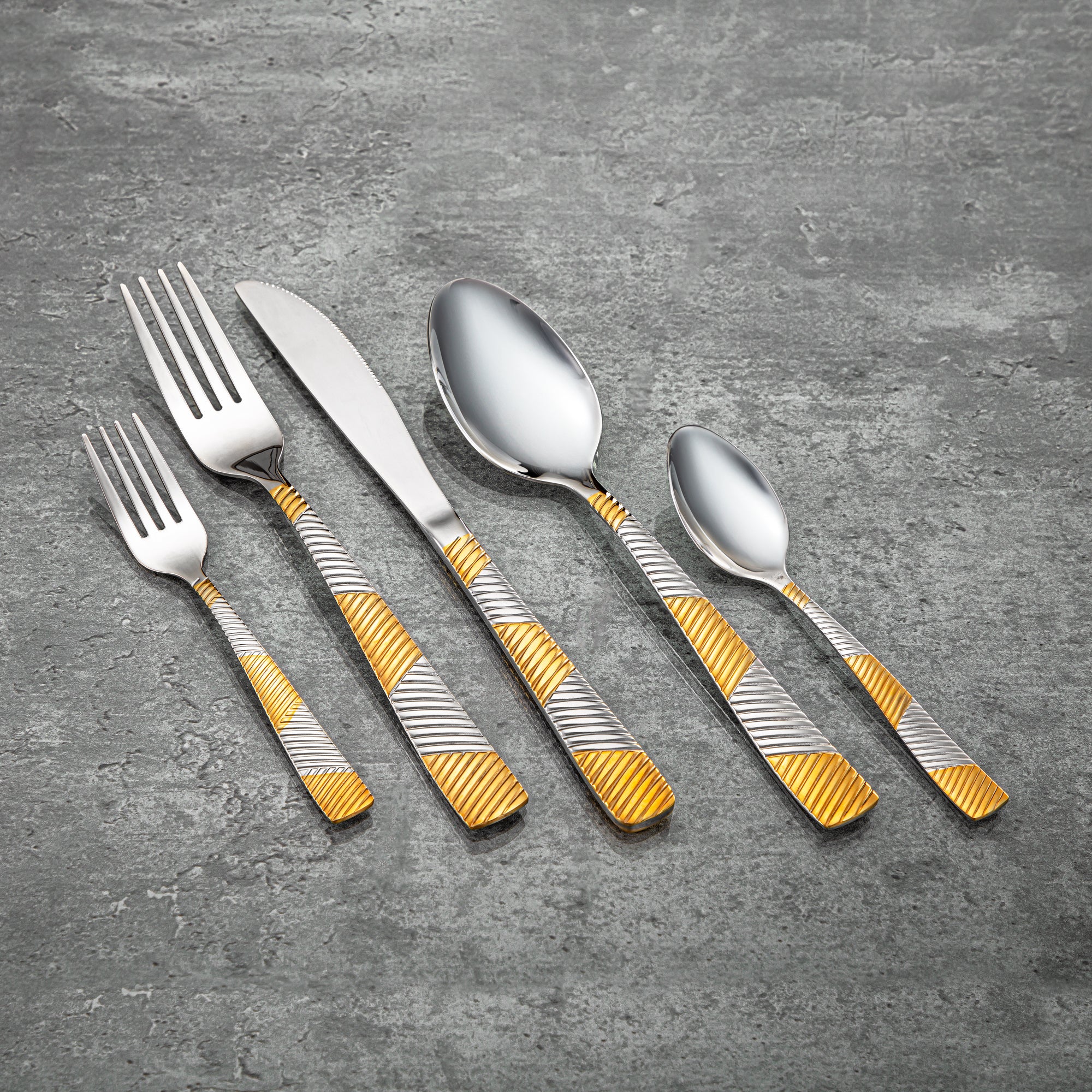 Almarjan 32 Pieces Stainless Steel Cutlery Set With Holder Silver & Gold - CUT0010207