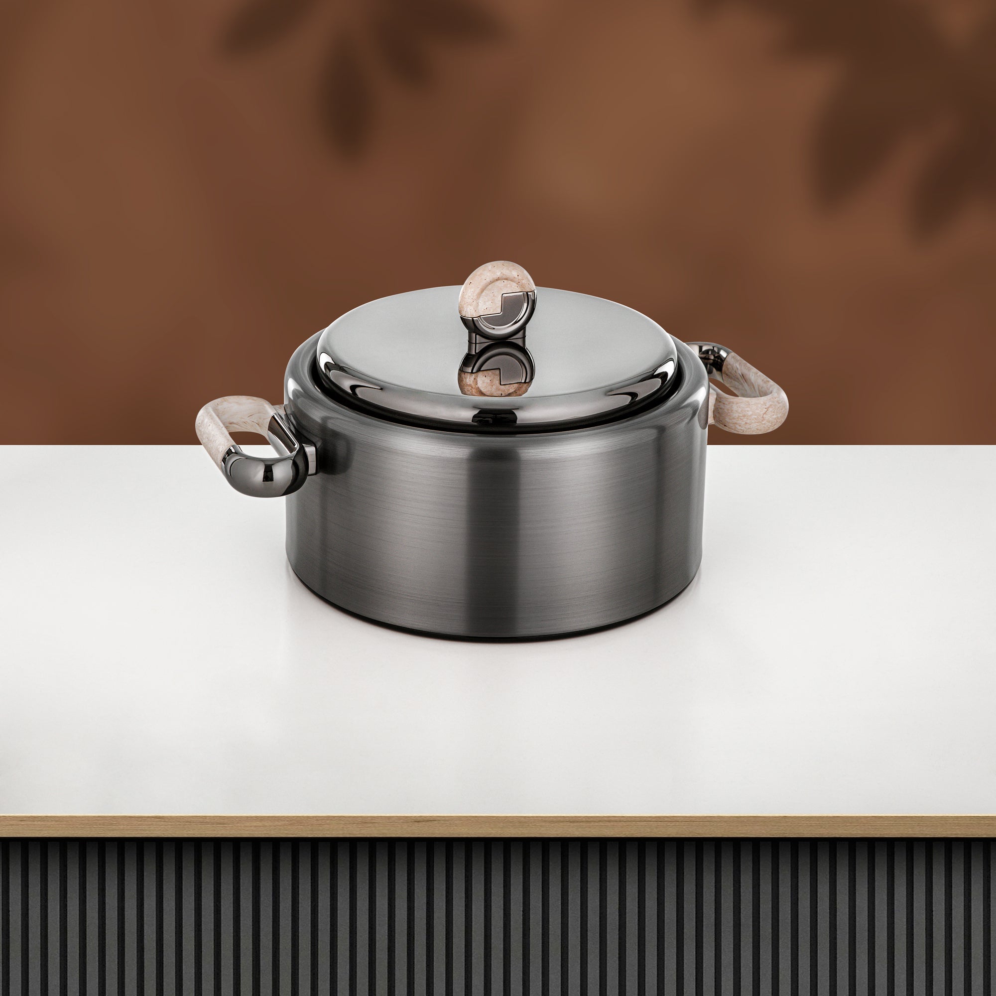 طقم حرارات المرجان قطعتين، بلون أسود معدنى غير لامع مع لمسة رخام ترافرتين