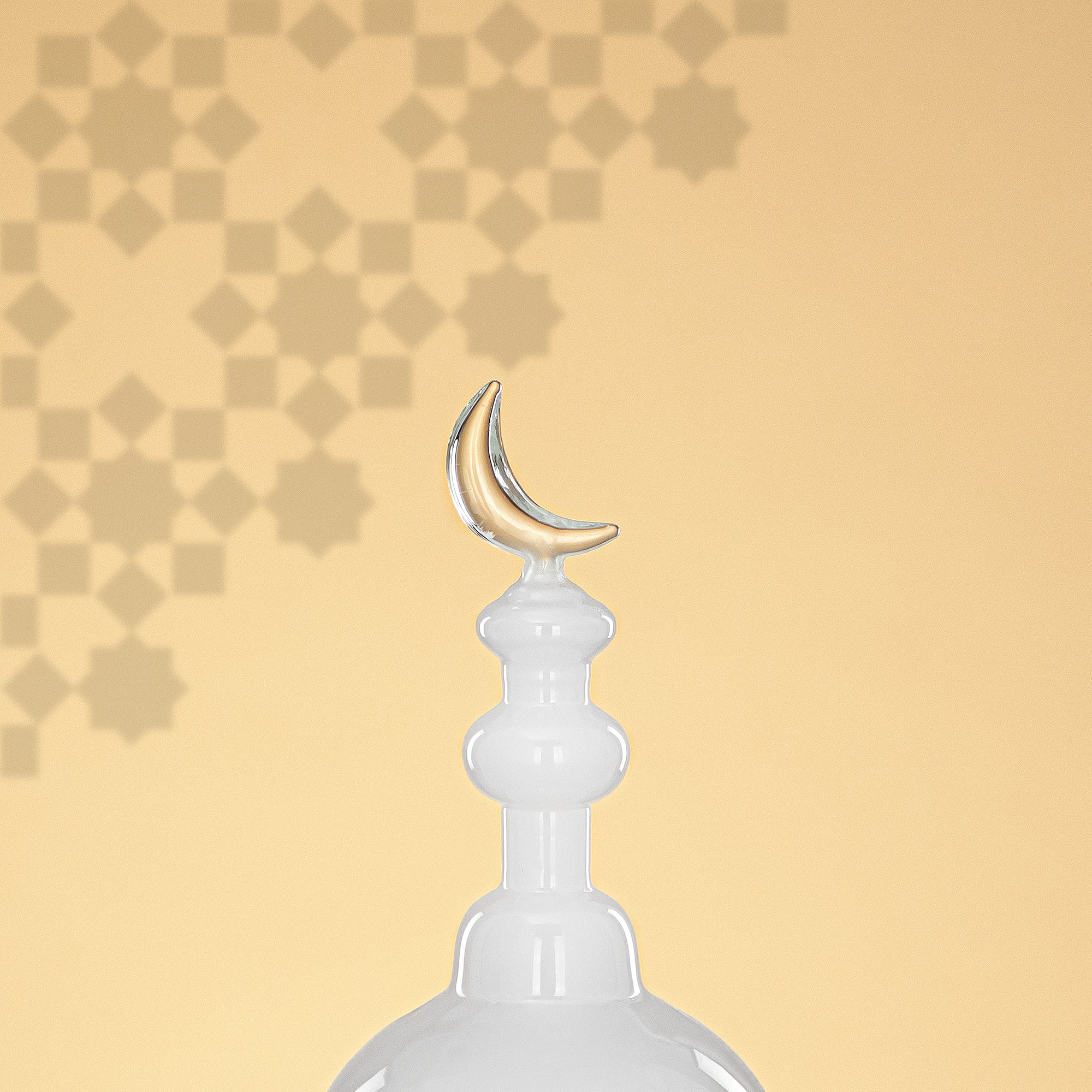 Almarjan Minaret Table Decoration 17cm x 9cm White with Clear Crescent Moon – Noor Al Layali