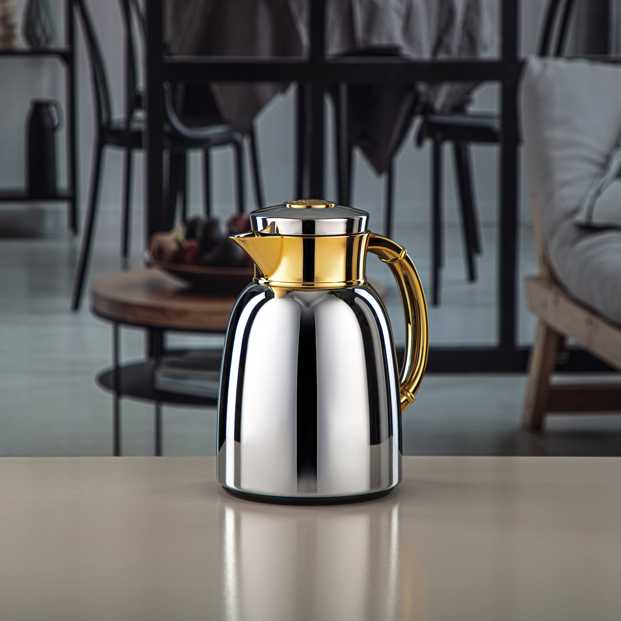 Almarjan 0.65 Liter Vacuum Flask Silver & Gold - QVC-0650CC95