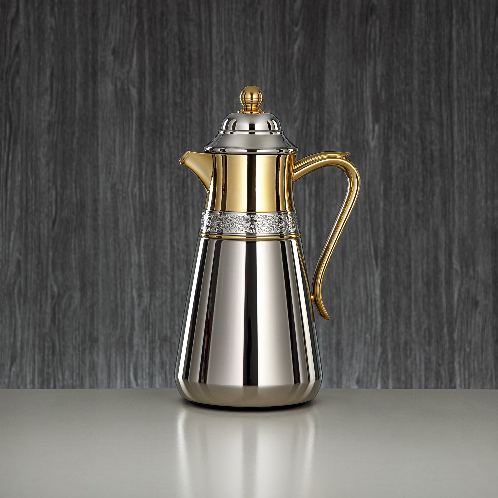 Almarjan Vacuum Flask Set, 0.7L + 1L, Silver & Gold (UMC-A0700/B1000 E2C95) - Classic & Elegant